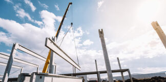 Jak wygląda budowa hal stalowych