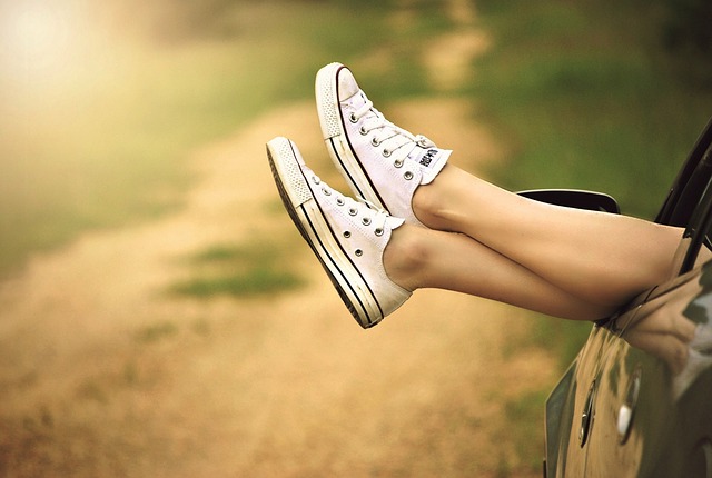 Jak wiązać Converse za kostkę? Jak wiązać Converse za kostkę?