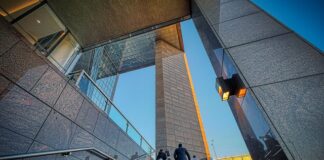 Czy wchodzenie po drabinie jest praca na wysokości?