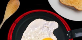 Czym przykręcić blachę do drewna?