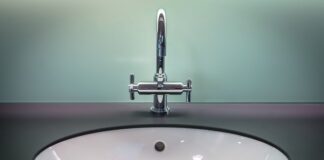 Czy każda umywalka pasuje do szafki?