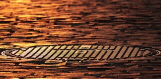 Czym wykończyć właz na strych?