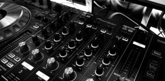 Jak często mieszać w kompostowniku?